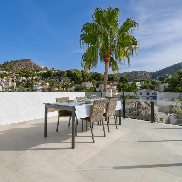 Graham Holiday Rentals - Magnolia - Villa with Private Pool - 28