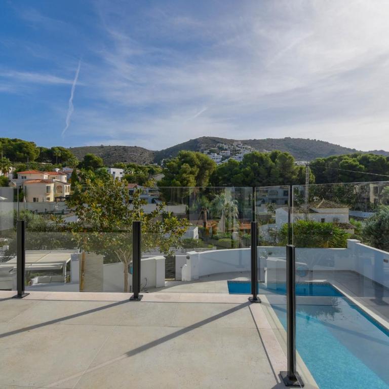 Graham Holiday Rentals - Magnolia - Villa with Private Pool - 29