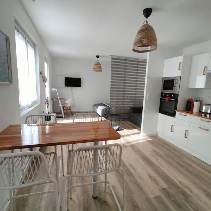Spacieux studio dans résidence avec parking privé - Appartement 1 Chambre - 11