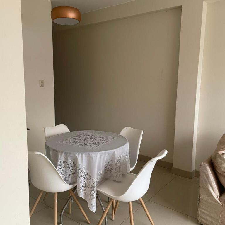 Hermoso departamento en pueblo libre cerca al aeropuerto - Three-Bedroom Apartment - 4