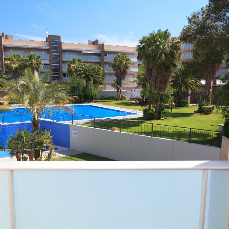 UHC Spa Aqquaria Family Complex - Three-Bedroom Apartment with Pool View - 26
