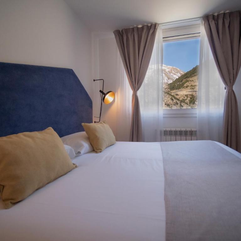 Hotel Roc Meler - Habitación Doble Superior con vistas a la montaña - 1 o 2 camas - 1