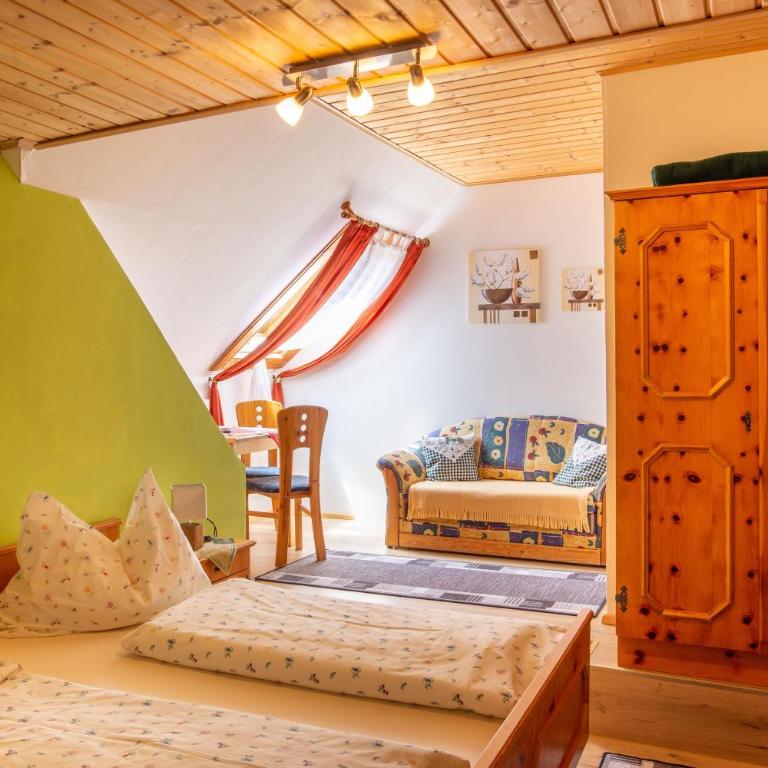 Pension Holzmeister - Doppelzimmer mit Dusche - 5