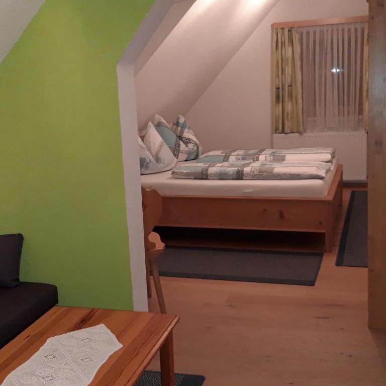 Pension Holzmeister - Doppelzimmer mit Dusche - 2