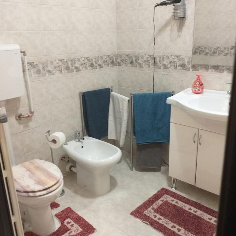 Executive center rooms - Triple Room with Private External Bathroom - 4