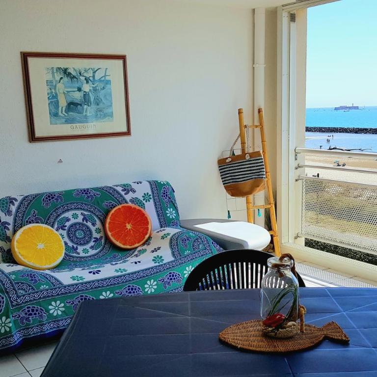MOM' Blue Paradise Front De Mer 3 étoiles 61 m2 CAP'Diem 3 Clim - Idéal pr un Séjour de 15j ou plus ! Wifi, lit 160 - 4è Ascenseur, Parking, Piscine, Pétanque, Ping-pong - Pistes cyclables - Golf & Tennis à 10 mn - Apartment with Sea View - 3