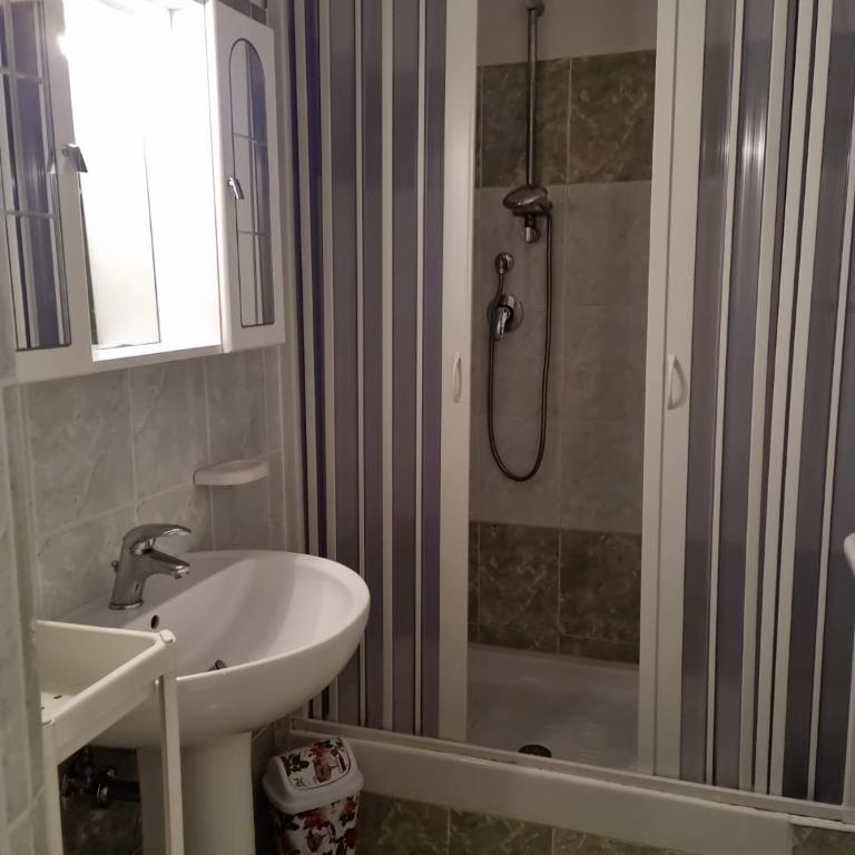 Viestecasa - Appartamento con 2 Camere da Letto - 9