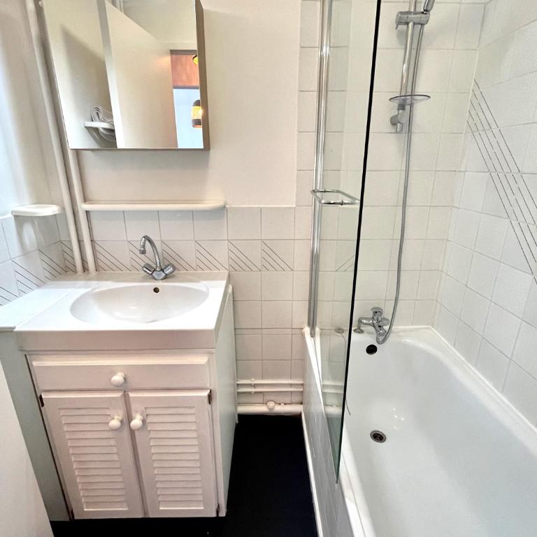Nihal, Studio proche Zenith avec parking et balcon - Studio avec Balcon - 4