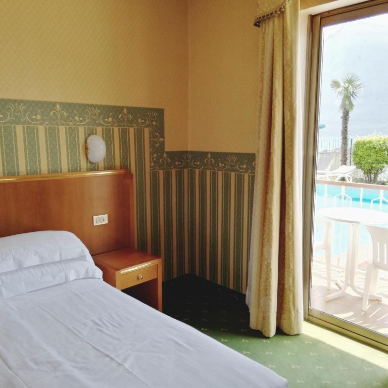 Hotel Splendid Palace - Camera Classic Vista Piscina - 2