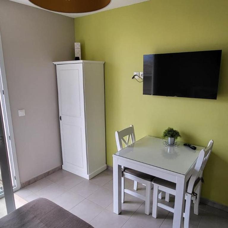 Studio Résidence 3 étoiles Odalys Les Océanides Piscine Plage Argentière parking boite à clé - Apartment mit 1 Schlafzimmer - 6