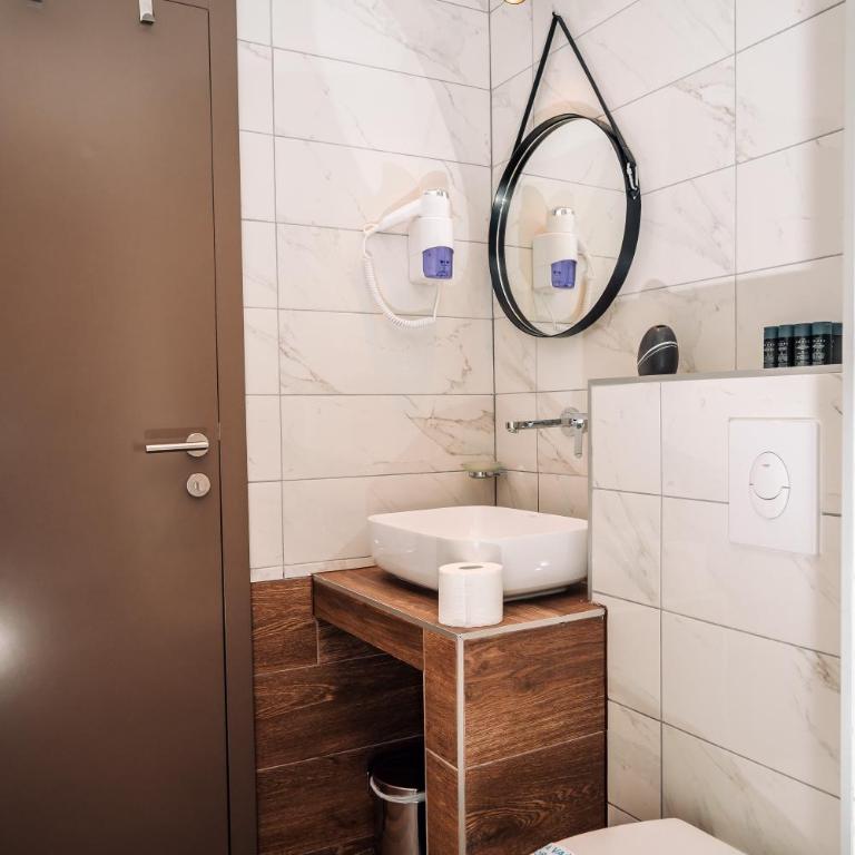Hotel Forest - Premium Quadruple Room - 3