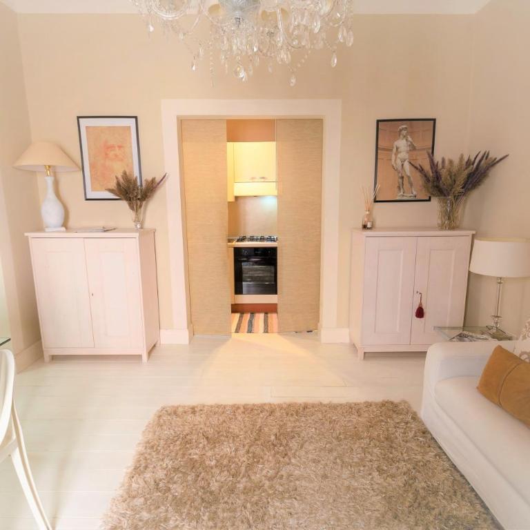 White Florence Suite - One-Bedroom Apartment - 4
