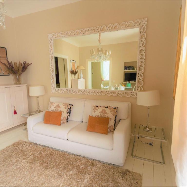 White Florence Suite - One-Bedroom Apartment - 5