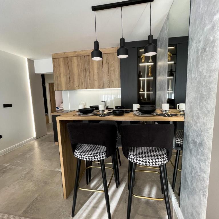 President Lux Apartment - Two-Bedroom Apartment - 16