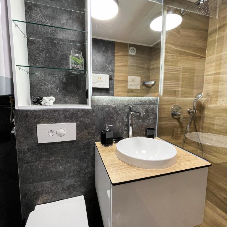 President Lux Apartment - Two-Bedroom Apartment - 17