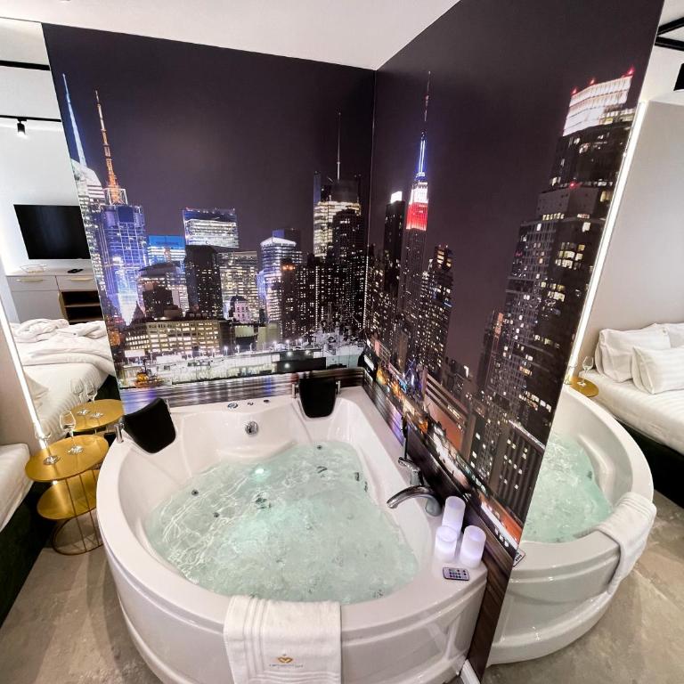 President Lux Apartment - Two-Bedroom Apartment - 19
