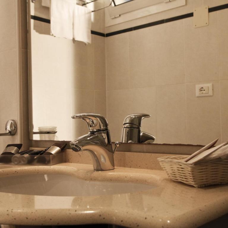 Hotel Majorca sul Mare in centro a Riccione con Area Fitness - Single Room with Balcony - 5
