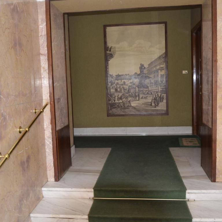 Roma Talenti Breme B&B - Camera Tripla con Bagno Privato Esterno - 5