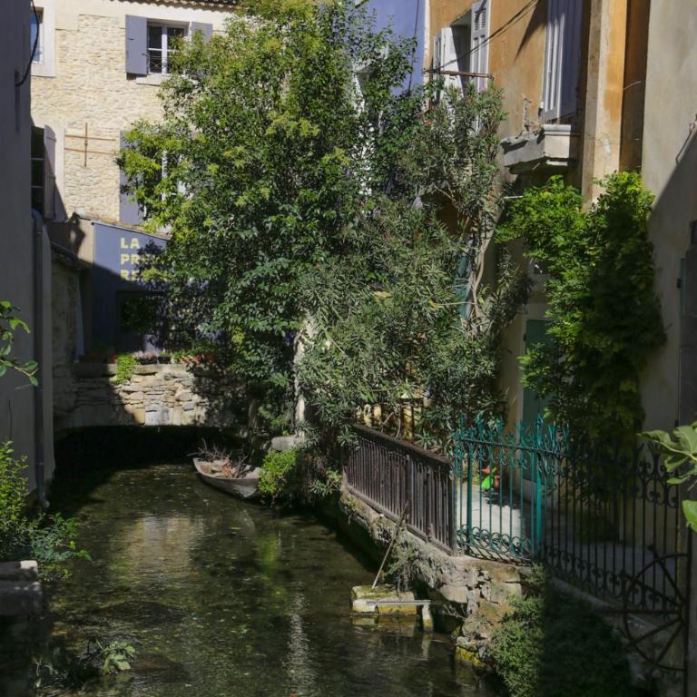 Maison de village façon Loft, avec cour et airco, dans le centre historique - Three-Bedroom Townhouse - 29