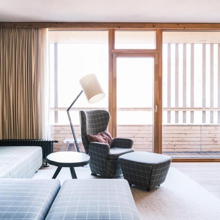 Falkensteiner Hotel Schladming l 4 Star Superior - Suite mit Talblick und Balkon - 3