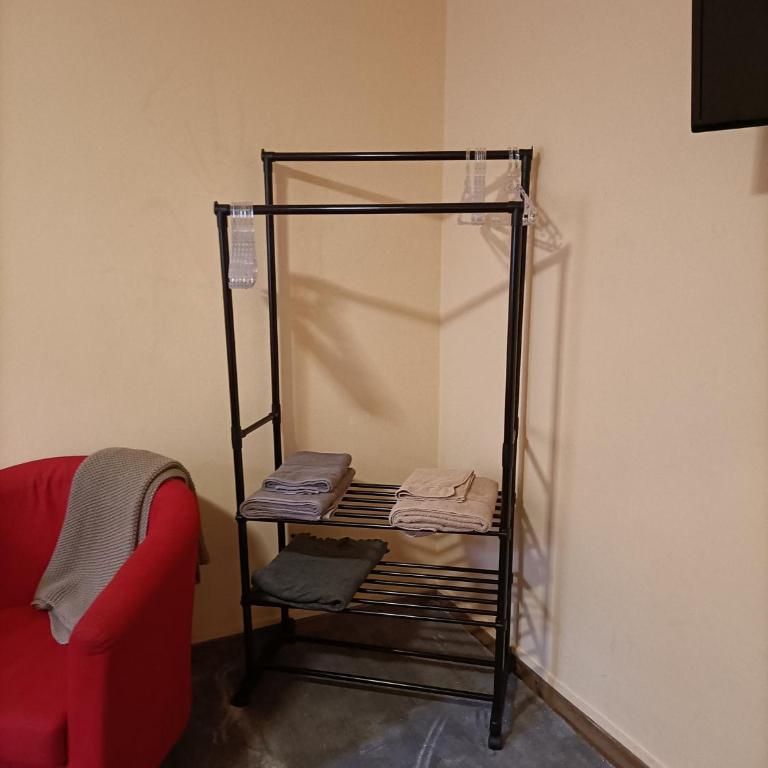 La casa di Laura - Two-Bedroom Family Apartment - 10