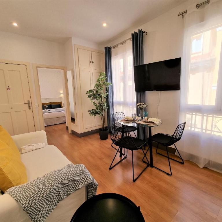 MOLINA - LA LATINA - One-Bedroom Apartment - 2