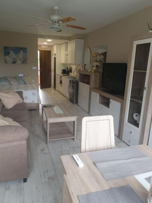 Precioso estudio con piscina a 200m del mar - One-Bedroom Apartment - 49