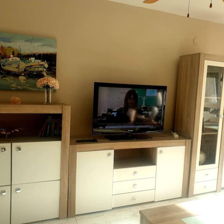 Precioso estudio con piscina a 200m del mar - One-Bedroom Apartment - 25
