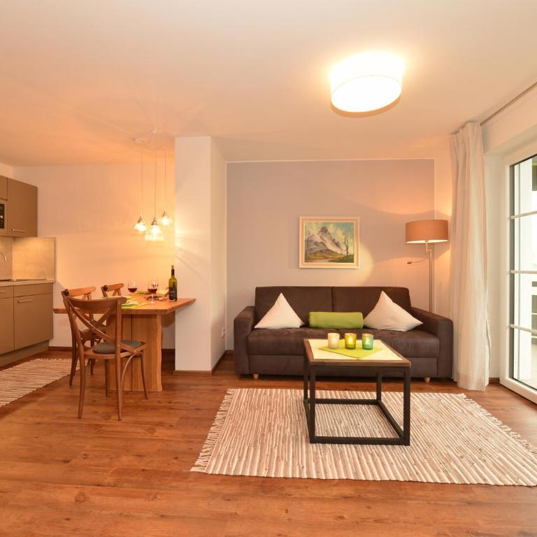 Alpenhaus Steiner - Top-Ferienwohnungen - Sommer-Bergbahn inklusive - Apartment mit 1 Schlafzimmer und Balkon - 12