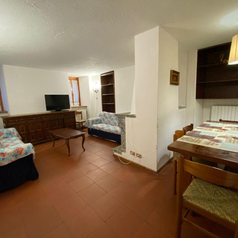 Appartamento con 3 camere da letto in Centro Courmayeur - Apartamento de 3 dormitorios - 2