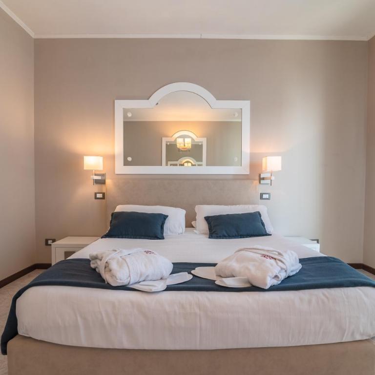 Hotel Anthony - Camera Matrimoniale Comfort Large con Balcone e Vista Mare Laterale - 5