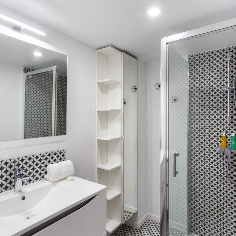 Stunning 1BR 6 Sleeps Apt Saint Germain-Luxembourg - Appartement 2 Chambres - 5