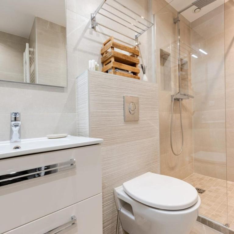 Charming studio in the heart of the pedestrian area - Apartamento - 9