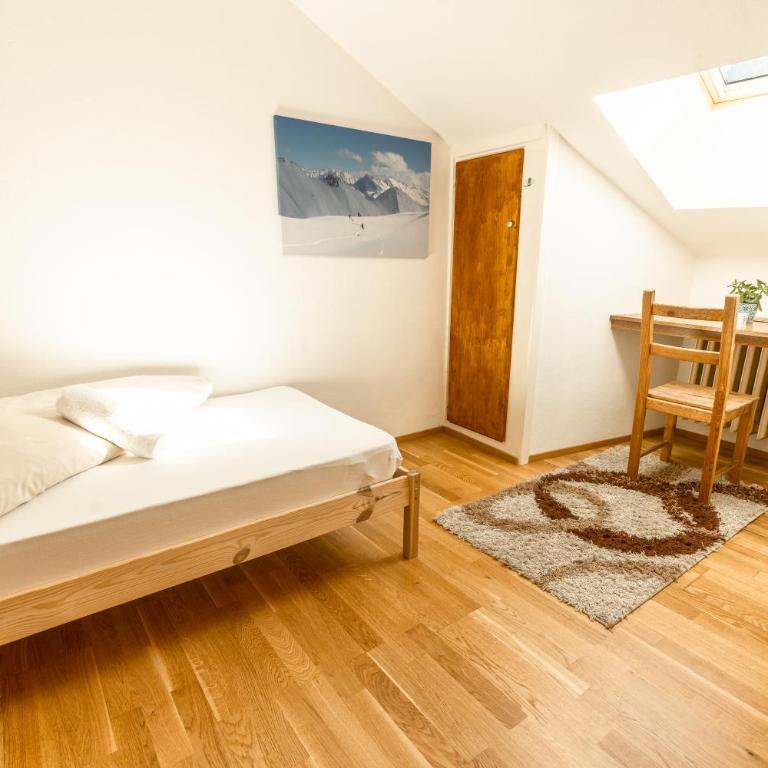 das Cityhouse - Zweibettzimmer mit Gemeinschaftsbad - 4