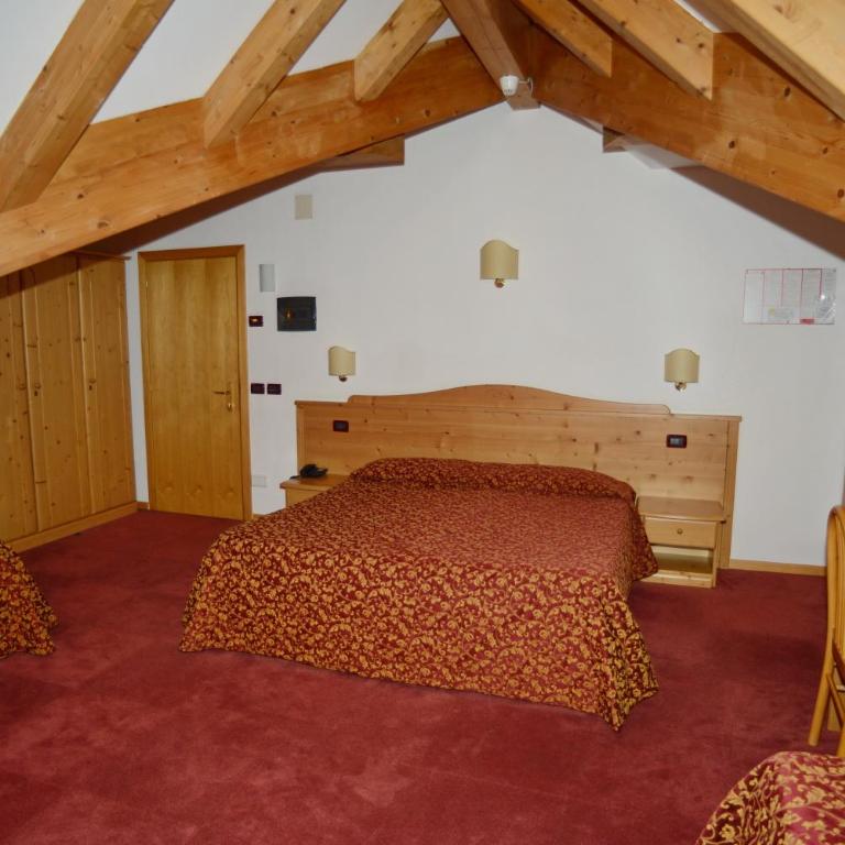 Hotel Canada - Camera Familiare Superior - 2
