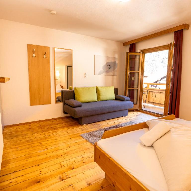 das Cityhouse - Dreibettzimmer mit Gemeinschaftsbad - 3