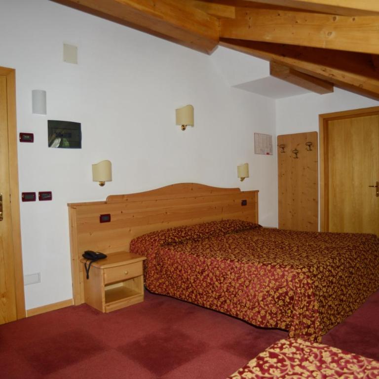 Hotel Canada - Camera Familiare Superior - 4
