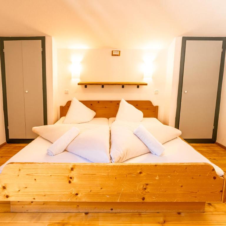 das Cityhouse - Dreibettzimmer mit Gemeinschaftsbad - 6