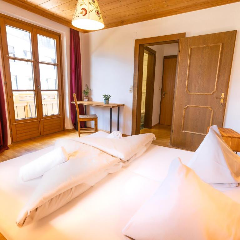 das Cityhouse - Doppelzimmer mit Balkon - 9