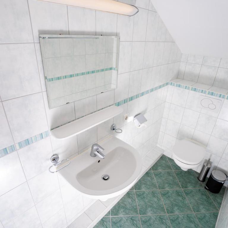 das Cityhouse - Doppelzimmer mit Balkon - 10