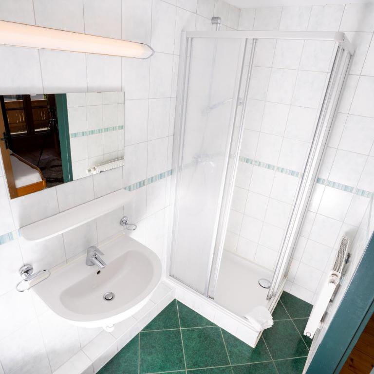 das Cityhouse - Doppelzimmer mit Balkon - 18