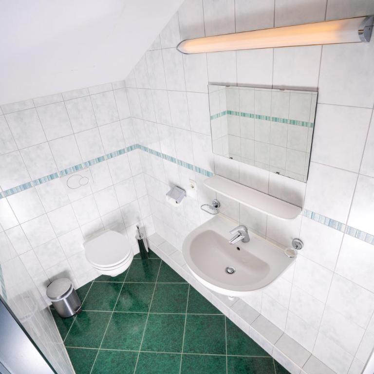 das Cityhouse - Doppelzimmer mit Balkon - 15