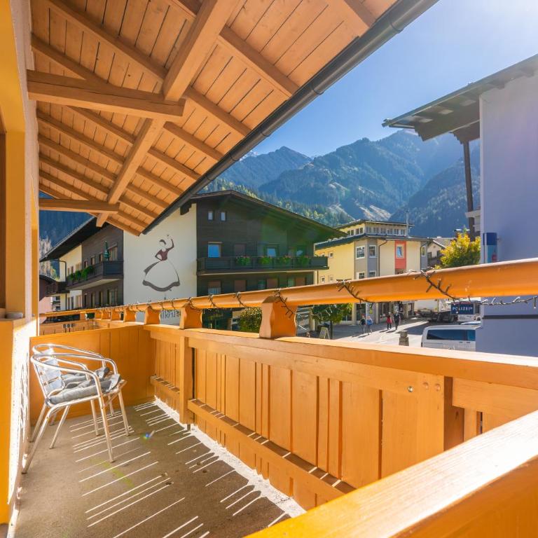 das Cityhouse - Dreibettzimmer mit Balkon - 17