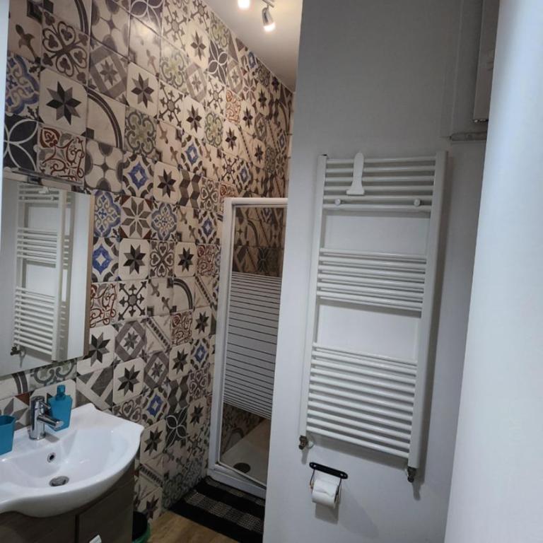 Testa o Croce Casa Vacanze - Camera Matrimoniale/Doppia con Letti Singoli con Bagno Privato Esterno - 7