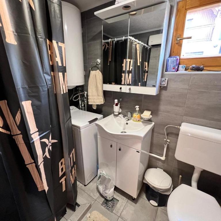 Monteglobal House - Three-Bedroom House - 20