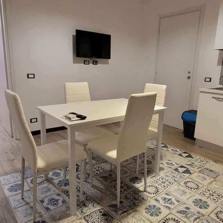 HouseStation Suite - One-Bedroom House - 5