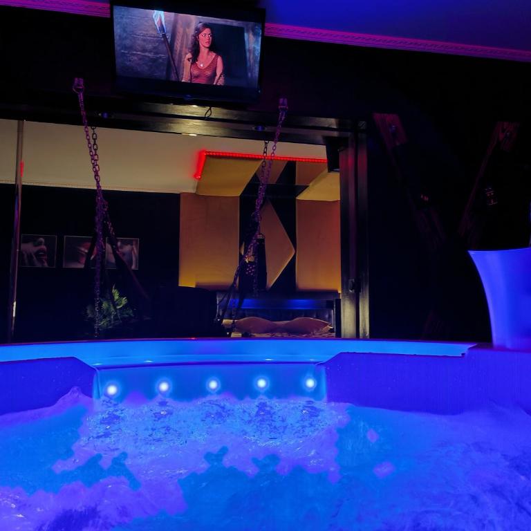 La loveroom bdsm de Nice " la chambre luxe des désirs " - Appartement 1 Chambre - 8