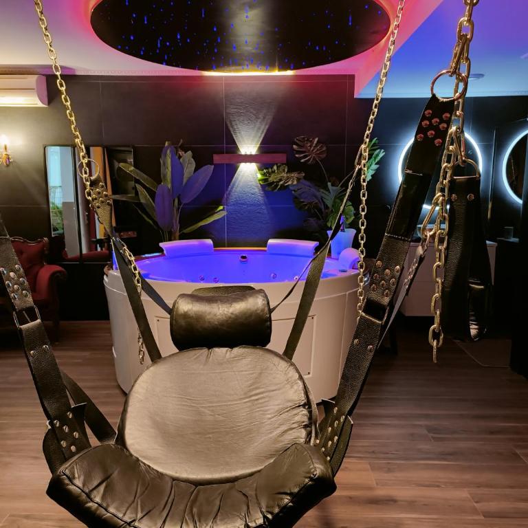La loveroom bdsm de Nice " la chambre luxe des désirs " - Appartement 1 Chambre - 20