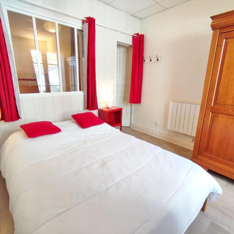 Les 3 renards, T2 bis, parking, centre Luchon, casier à skis, 4 personnes - Apartamento de 2 dormitorios - 7