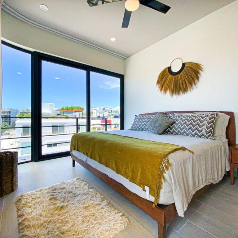 Beautiful + Luxury + Ocean View + Pool - Two-Bedroom Apartment - 22
